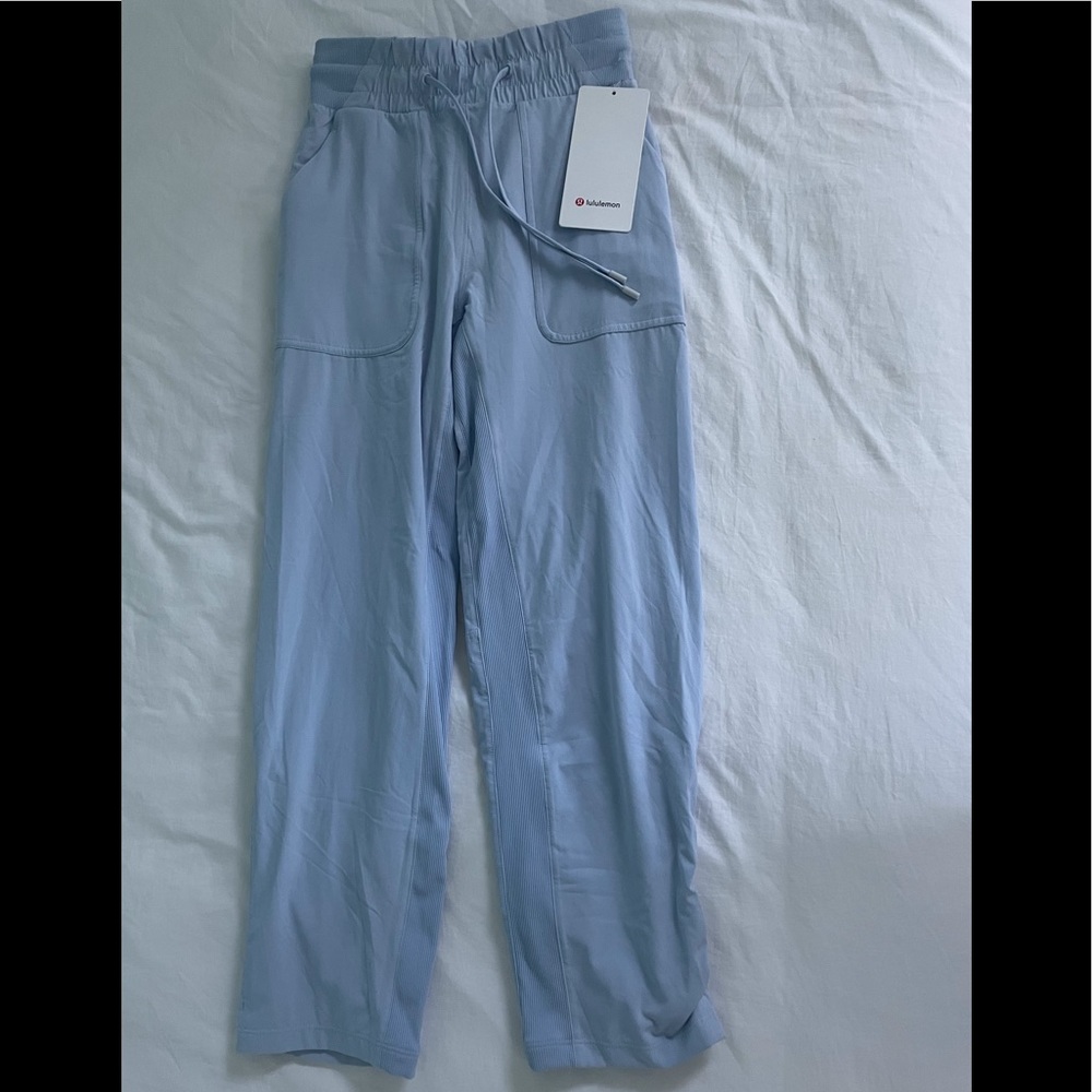 Lululemon Joggers: Beyond the Studio Lined Crop